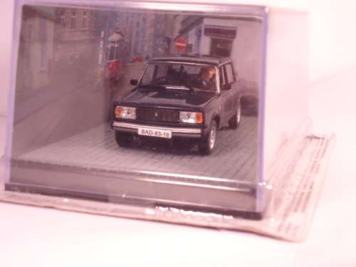 James Bond 007 - Lada 2105 with figurine - The Living Daylights