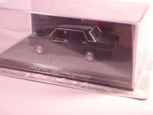 James Bond 007 - Lada 2105 with figurine - The Living Daylights