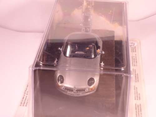 James Bond 007 - BMW Z8 with figurine - The world is not enough