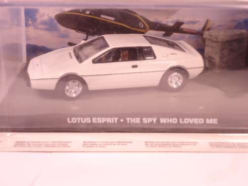 James Bond 007 - Lotus Esprit with 2 figurines - The Spy Who Loved Me