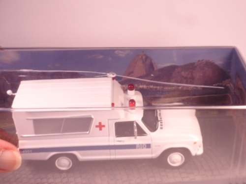 James Bond 007 - Chevrolet C-10 Ambulance #04001 - Moonraker