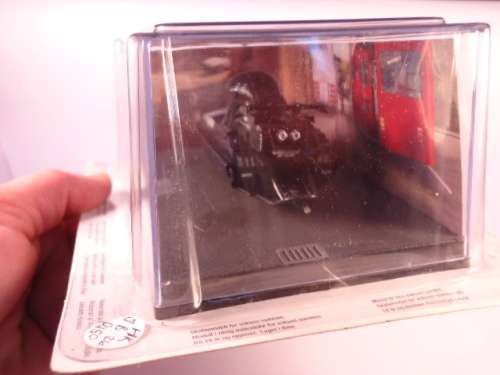 James Bond 007 - Q Boat with figurine - The World Is Not Enough