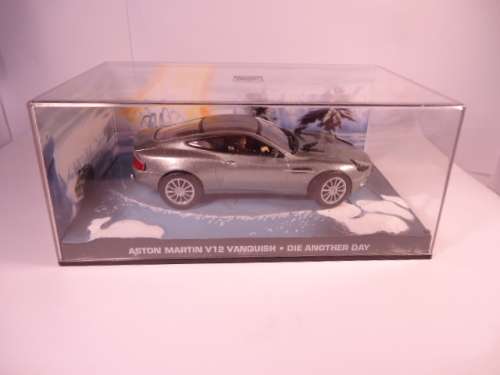 James Bond 007 - Aston Martin V12 Vanquish with figurine - Die Another Day