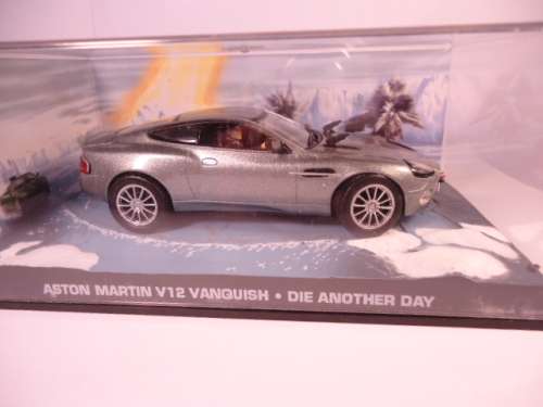 James Bond 007 - Aston Martin V12 Vanquish with figurine - Die Another Day