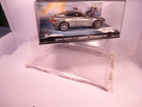 James Bond 007 - Aston Martin V12 Vanquish with figurine - Die Another Day