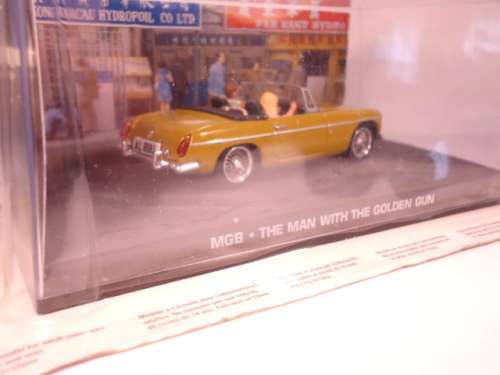 James Bond 007 - MGB with 2 figurines - The Man With The Golden Gun