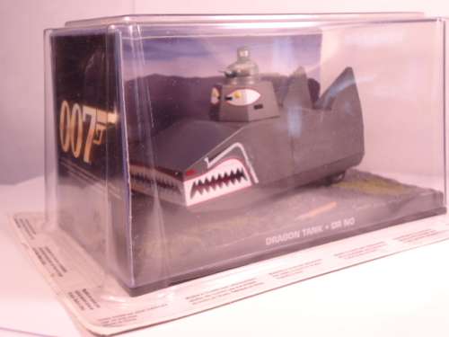 James Bond 007 - Dragon Tank with figurine - Dr. No