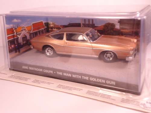 James Bond 007 - AMC Matador Coupe with 2 figurines - The Man With The Golden Gun