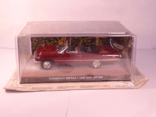 James Bond 007 - Chevrolet Impala with 2 figurines - Live And Let Die
