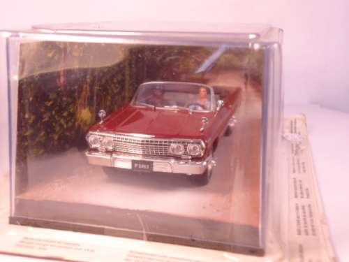 James Bond 007 - Chevrolet Impala with 2 figurines - Live And Let Die