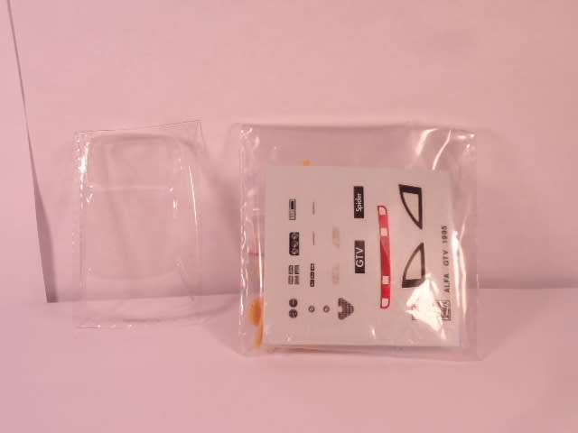 Provence Moulage - Alfa Romeo GTV 1995 - # K947 - 60% Built Resin Kit