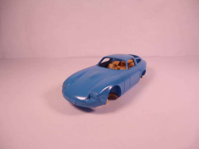 Provence Moulage - Alfa Romeo Zagato 1963 - #141 - Painted, 70% built Resin Kit