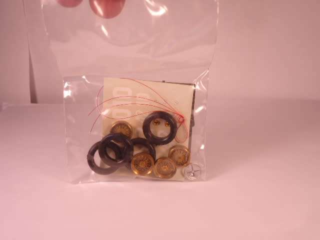 Top Queens - Alfa Romeo Bi-Motore 1935 - # 422 - Unbuilt White Metal Kit