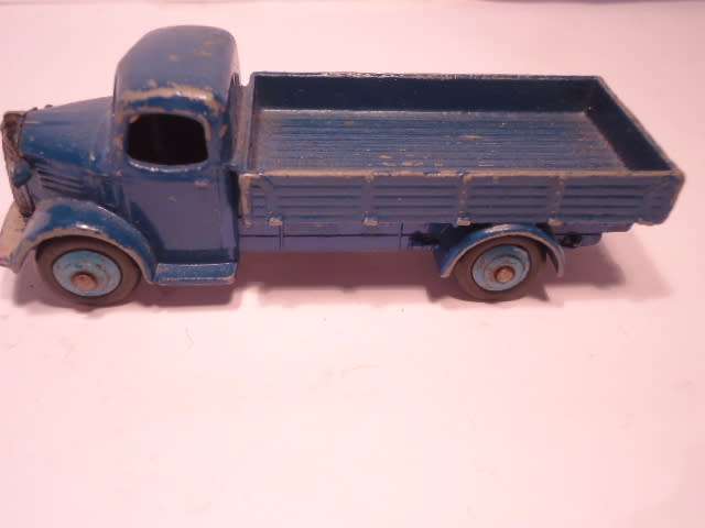Dinky Toys - Austin truck - # 412 - To be restored