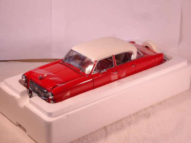 Sun Star - 1952 Nash Ambassador Airflyte - The Platinum Collection #5116