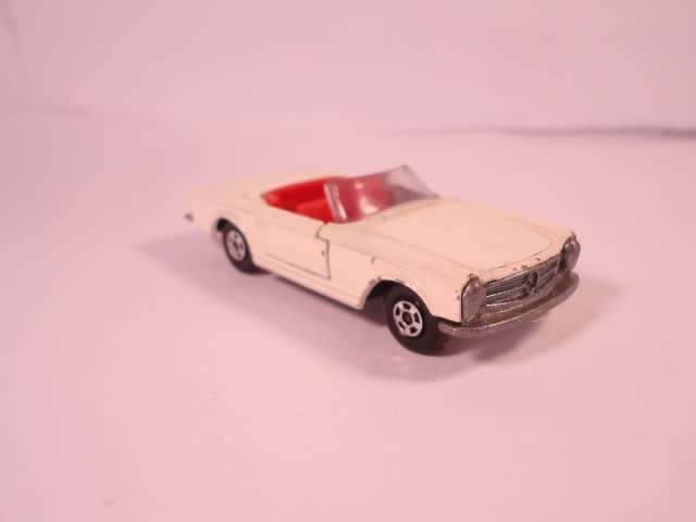 Matchbox Superfast - Mercedes-Benz 230 SL - #27