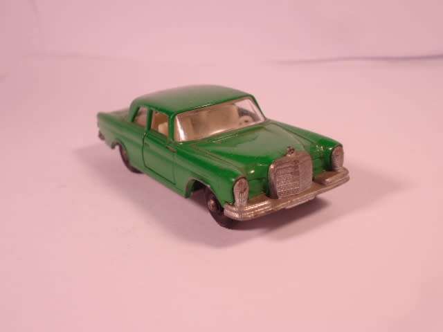 Matchbox Regular Wheels - Mercedes 300 SE - #46c