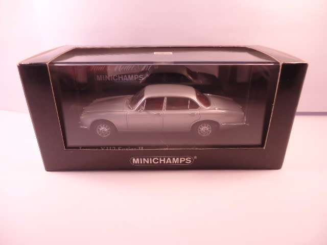 Minichamps - 1975 Jaguar XJ12 - Series II - 1 of 2,496 pcs - # 400130401