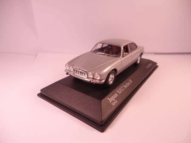 Minichamps - 1975 Jaguar XJ12 - Series II - 1 of 2,496 pcs - # 400130401