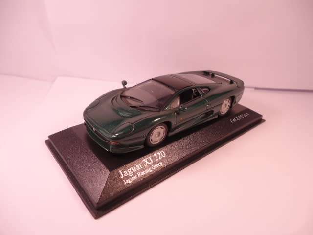 Minichamps -1991 Jaguar XJ 220 - 1 of 2,352 pcs - # 430102224