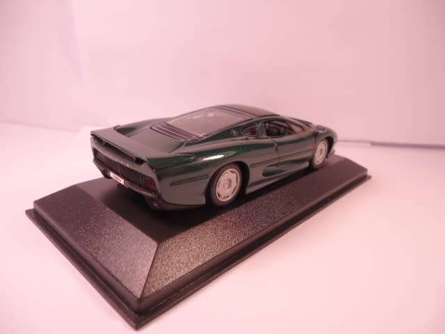 Minichamps -1991 Jaguar XJ 220 - 1 of 2,352 pcs - # 430102224