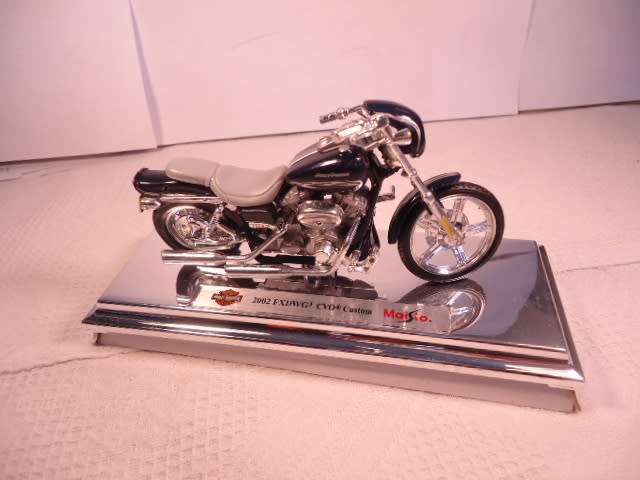 Maisto - 2002 FXDWG3 CVO Custom - Harley-Davidson Motorcycles - #39745
