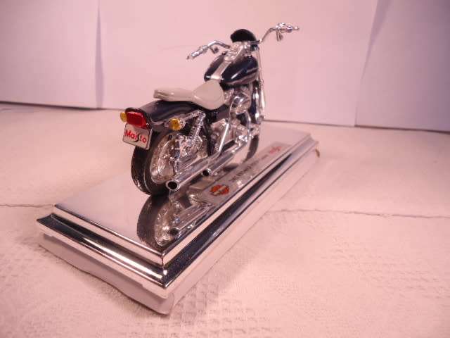 Maisto - 2002 FXDWG3 CVO Custom - Harley-Davidson Motorcycles - #39745