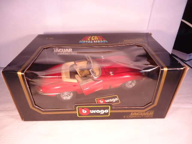 Bburago - 1961 Jaguar E-Type Cabriolet - #3016