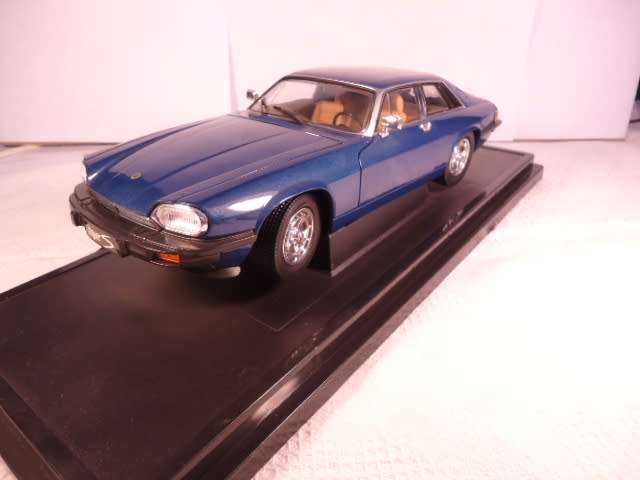 Road Signature - 1975 Jaguar XJS - #92658