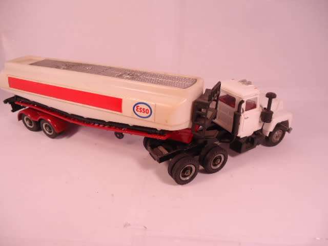Corgi Major - Mack Truck with Gloster Saro Petrol Tanker - #1152-A