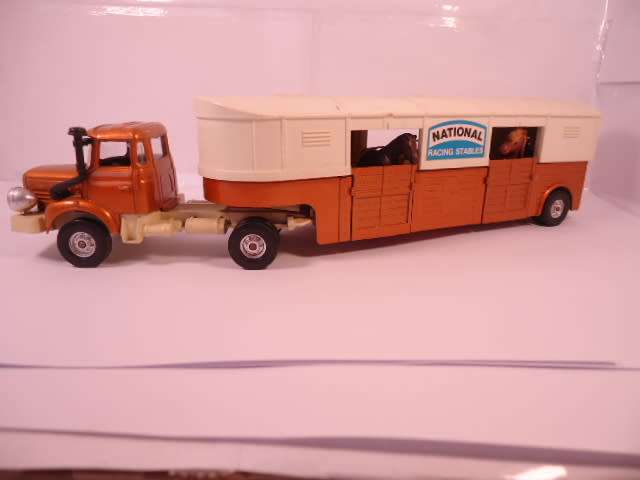 Corgi - Berliet Racehorse Transporter - National Racing Stables - #1105-B1