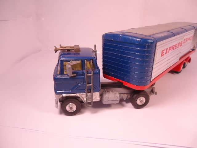 Corgi - Ford Articulated Truck (Express Services) - #1137-A1