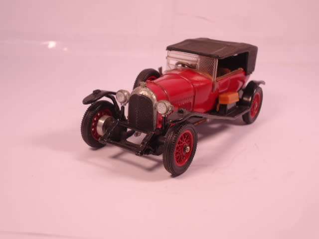 Corgi Classics - 1927 Bentley Hard top - World of Wooster - #9002-A1