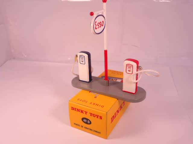 Dinky - Atlas - Esso Petrol Pump Set - #49d
