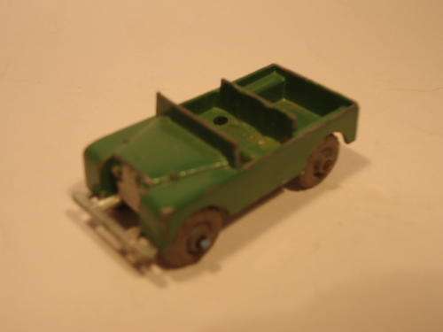 Matchbox Regular Wheels - # 12 A - Land Rover - Missing Driver - GMW