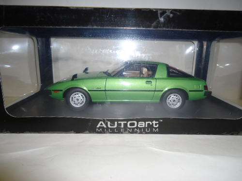 Auto Art - Mazda Savanna  RX-7 (SA)