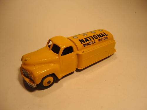 Dinky - # 443 - Studebaker Tanker - Benzole