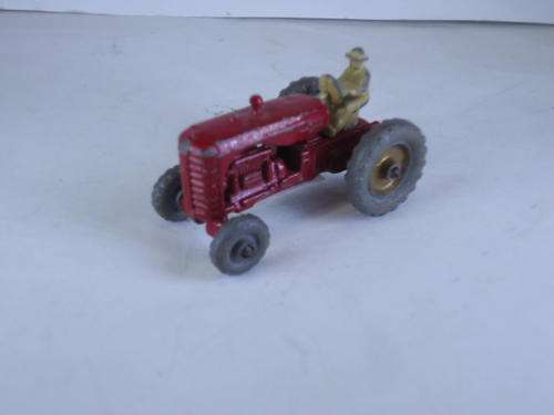 Matchbox Regular Wheels - # 4 A - Massey Harris Treactor