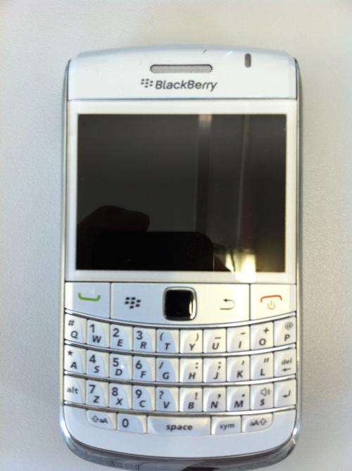White, Blackberry 9780