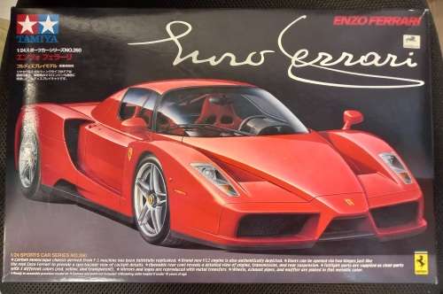 TAMIYA MODEL KIT - ENZO FERRARI
