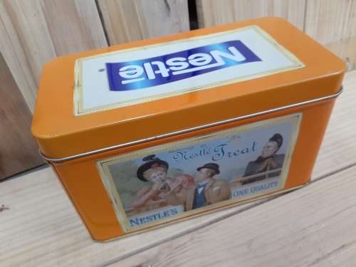 Collectible Tin - Nestle Treat