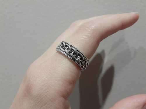Chain Pattern Embossed Fashion Ring