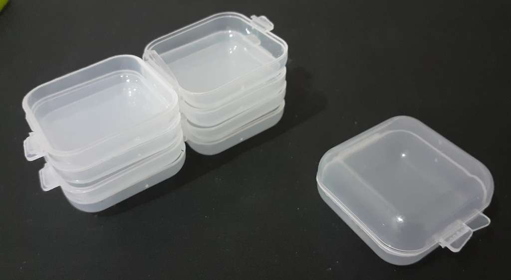 Mini Plastic Jewelry Storage Boxes - 10pcs