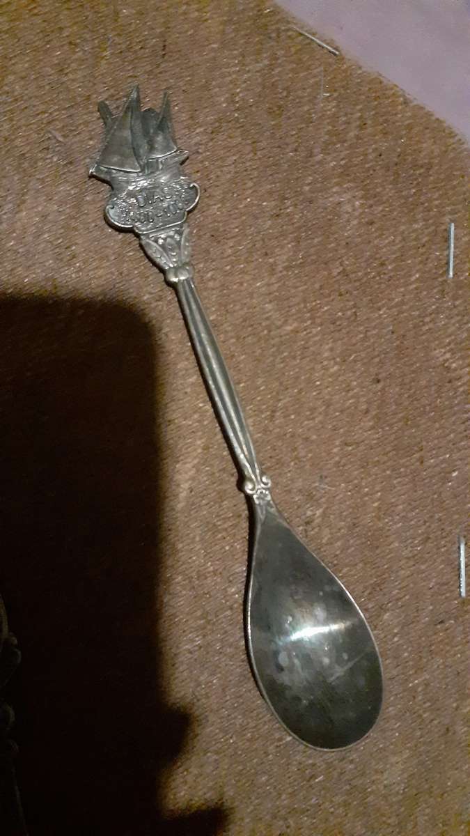 Souvenir Spoon - Dias 1488-1988