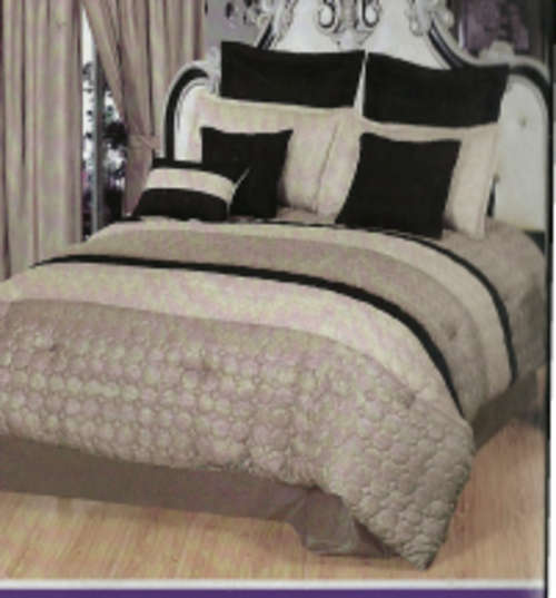 13 PIECE QUEEN SIZE LUXURY COMFOTER SET A MUST HAVE