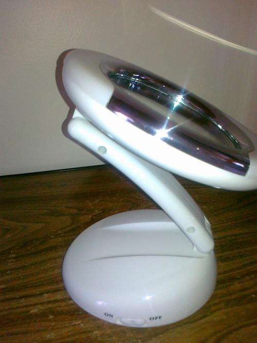 MIRROR BRIGHT, SEE YOURSELF IN THE PERFECT LIGHT & 5X CLOSER!!!!!