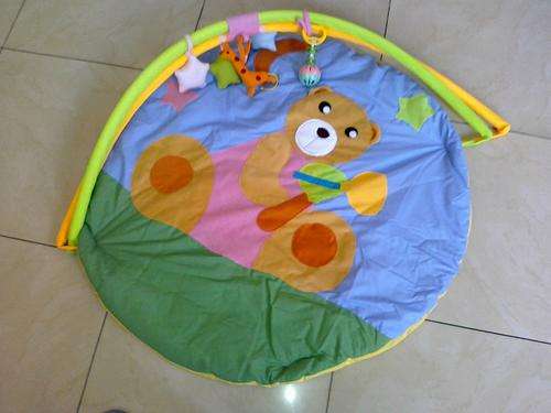 BABY PLAY MAT A MUST HAVE!!!!!!!!!!! MAKES A GREAT GIFT