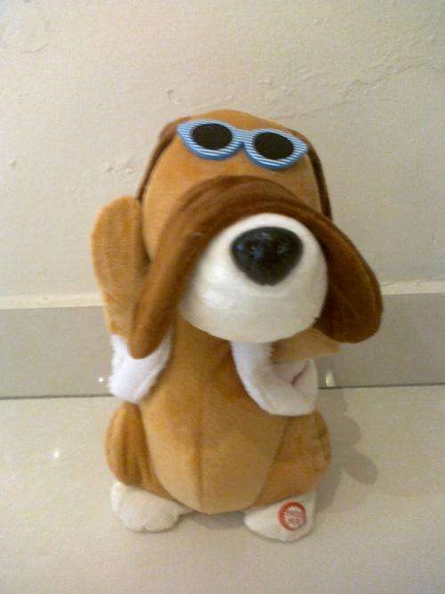 THE SINGING, DANCING DOG THAT WILL KEEP THE BABY ENTERTAINED!!!!!!!!!!!!