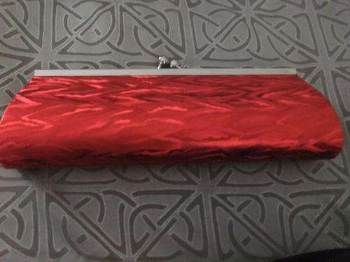 RED LADIES EVENING BAG!!!!!!! A MUST HAVE!!!
