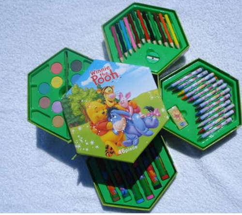 WINNE THE POOH 46 PIECE ART SET A MUST HAVE!!!!!!!!!!!!!!